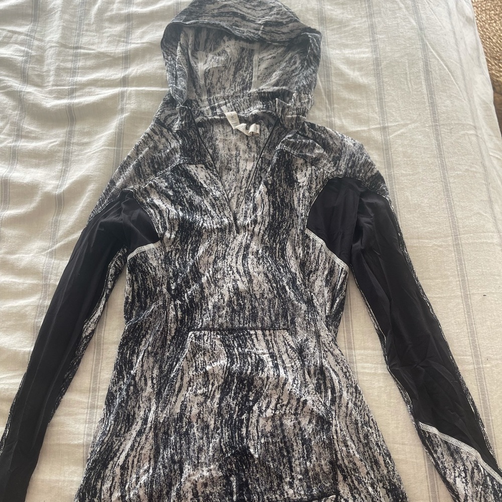 Lululemon Extralight Runbeam Hoodie